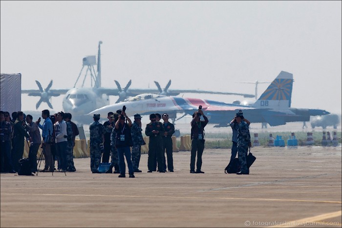 Máy bay Nga phô diễn tại Triển lãm Hàng không Chu Hải ảnh 2